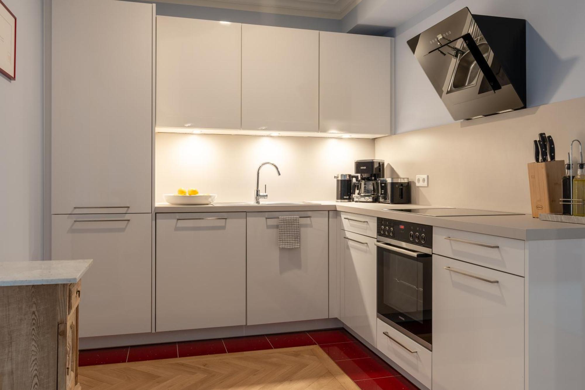 Cls Zentrale City-Wohnung In Hamburg Mit E-Laden Und Tiefgarage, Grosser Balkon, Blick Ueber Hamburg, Parkplatz, Cafe Im Haus, Bushaltestelle Direkt Gegenueber, Flex Check In Exteriör bild