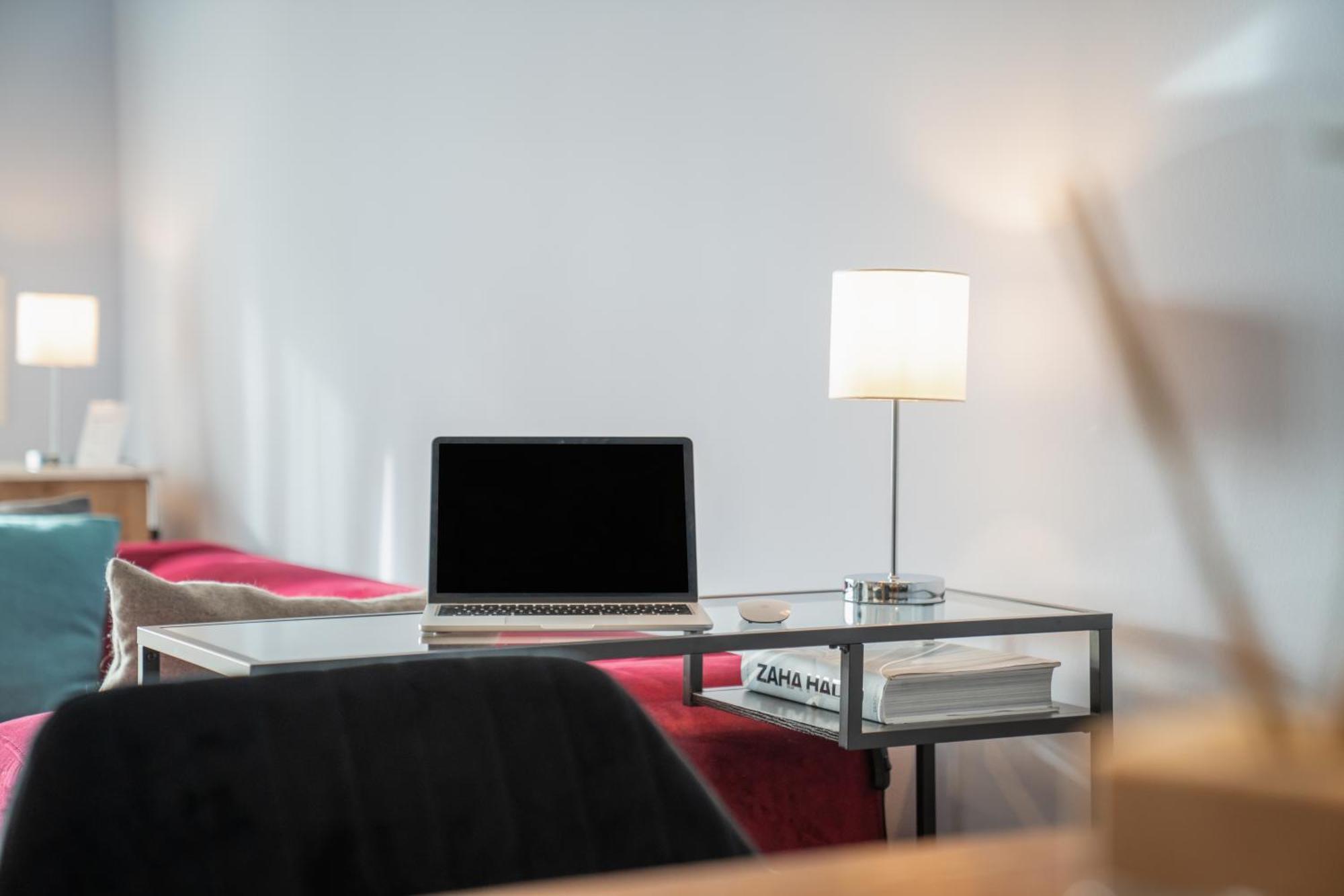 Cls Zentrale City-Wohnung In Hamburg Mit E-Laden Und Tiefgarage, Grosser Balkon, Blick Ueber Hamburg, Parkplatz, Cafe Im Haus, Bushaltestelle Direkt Gegenueber, Flex Check In Exteriör bild